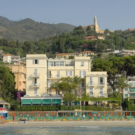 Hotel Beau Sejour Alassio Exterior foto