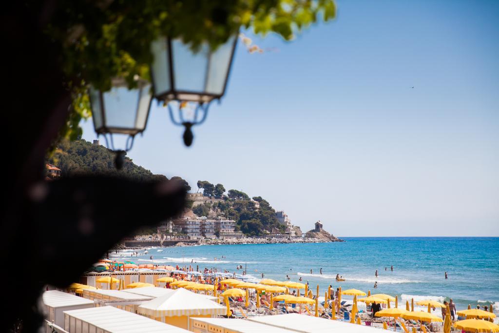 Hotel Beau Sejour Alassio Exterior foto