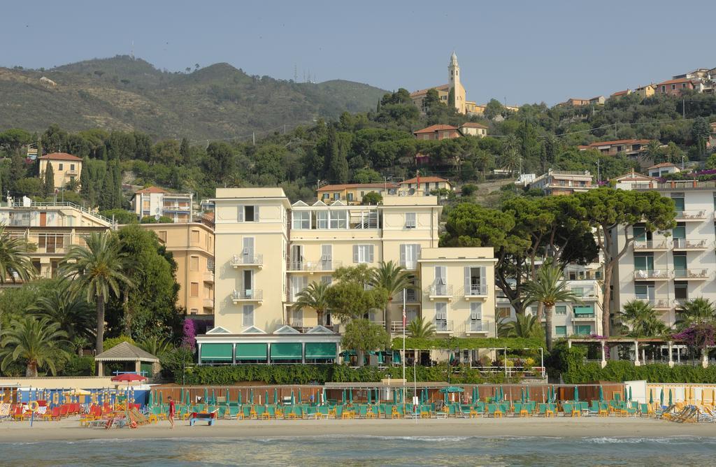 Hotel Beau Sejour Alassio Exterior foto